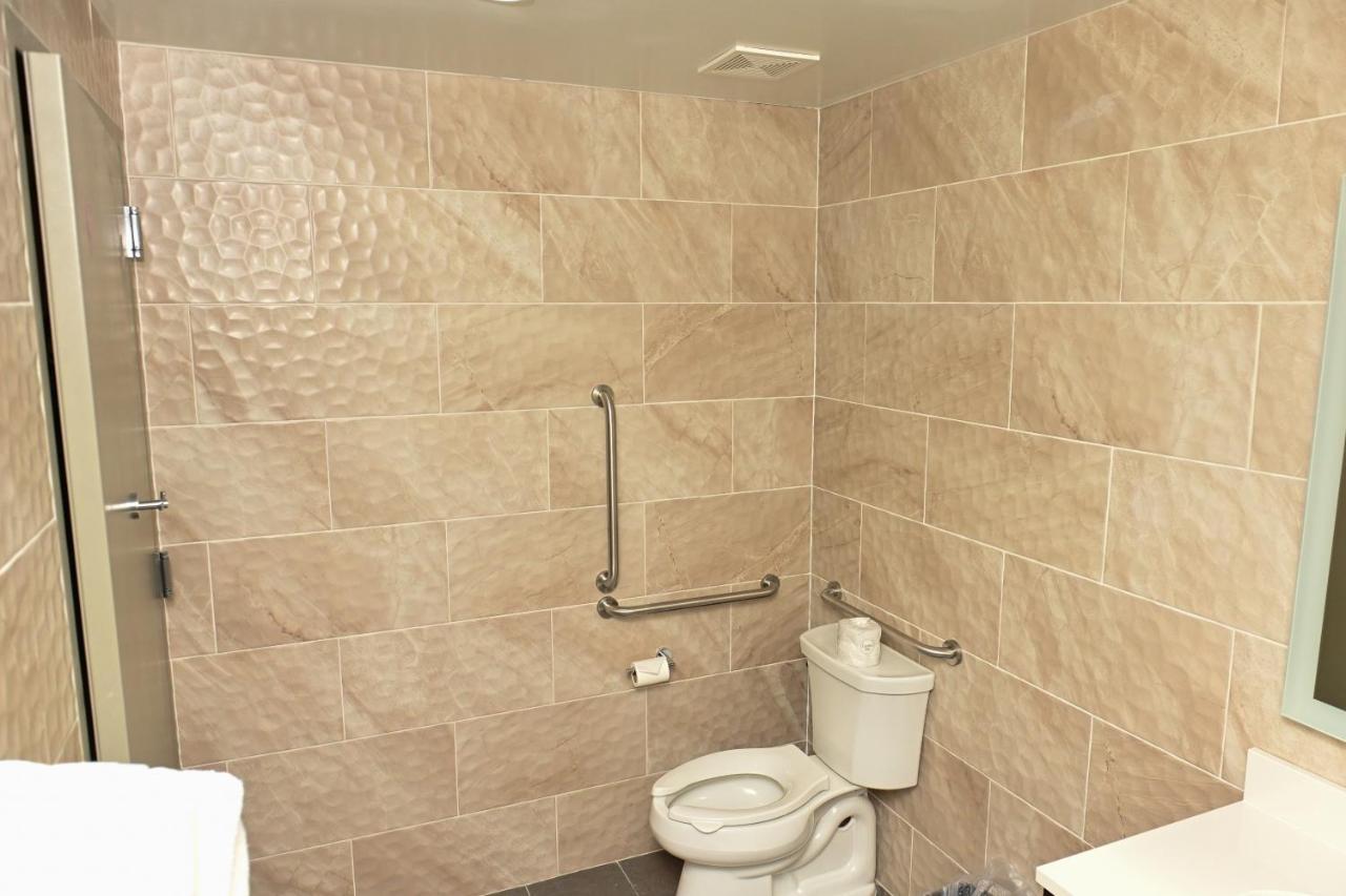 Days Inn By Wyndham Bronx Nyc New York Dış mekan fotoğraf