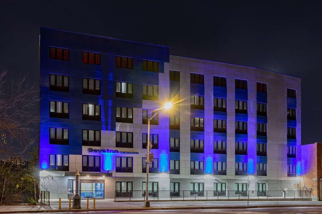 Days Inn By Wyndham Bronx Nyc New York Dış mekan fotoğraf